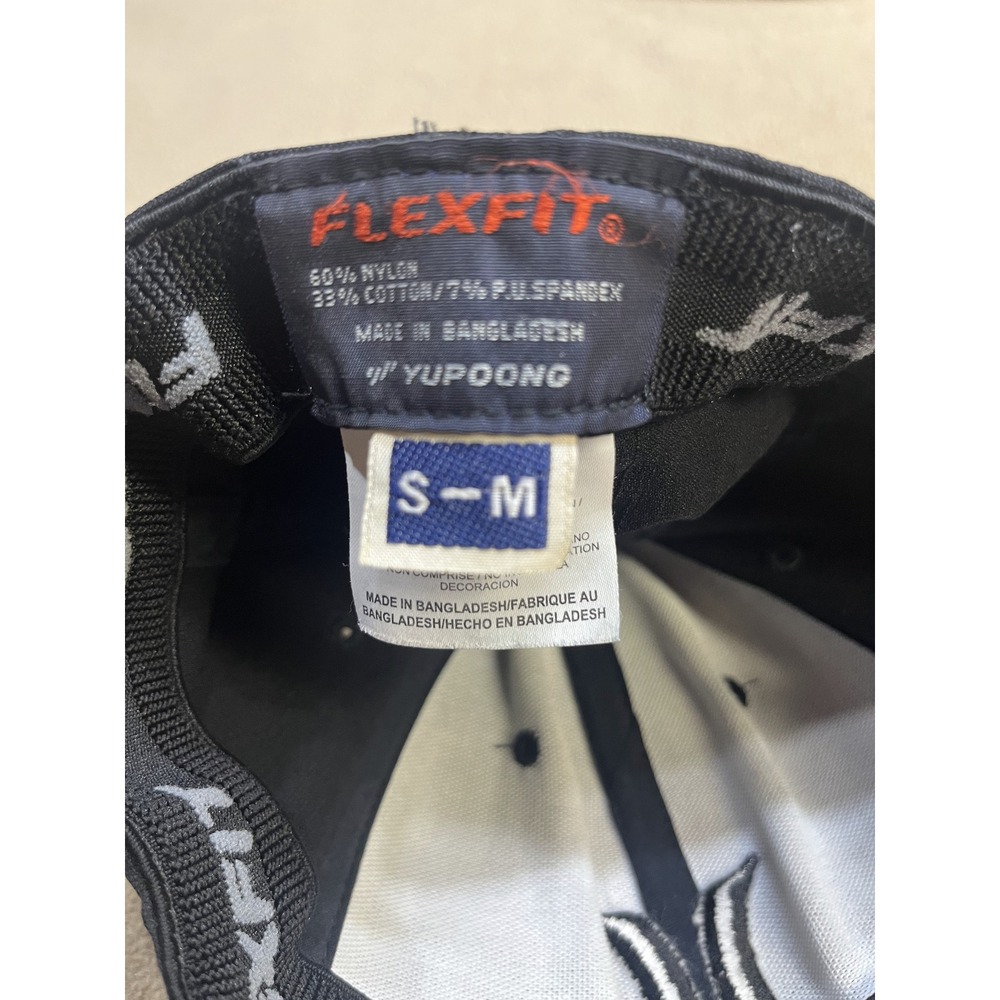Hurley Flexfit Baseball Cap Black Embroidered Logo Stretch Fit Hat S/M - Picture 9 of 10